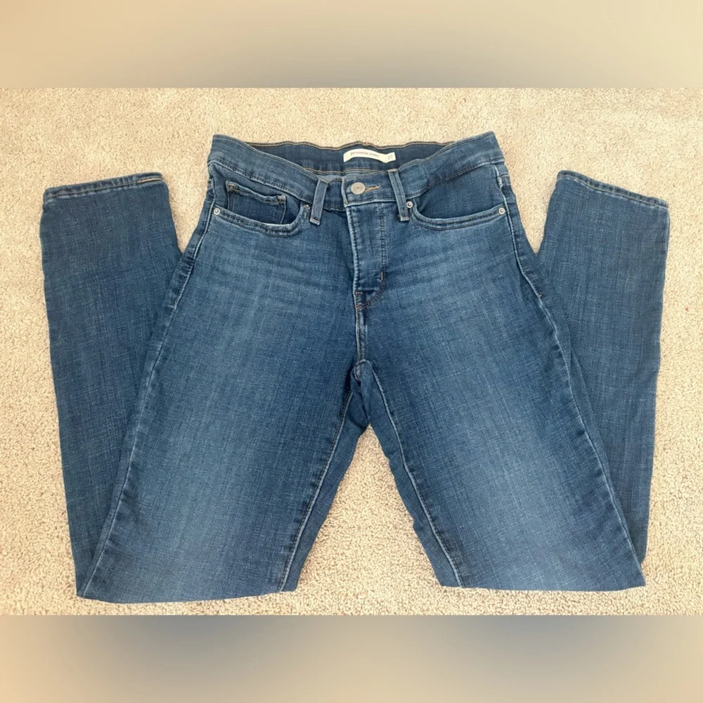 Levi's Women's 311 Shaping Skinny Jeans Size 27 Dark Indigo Blue - Picture 5 of 6